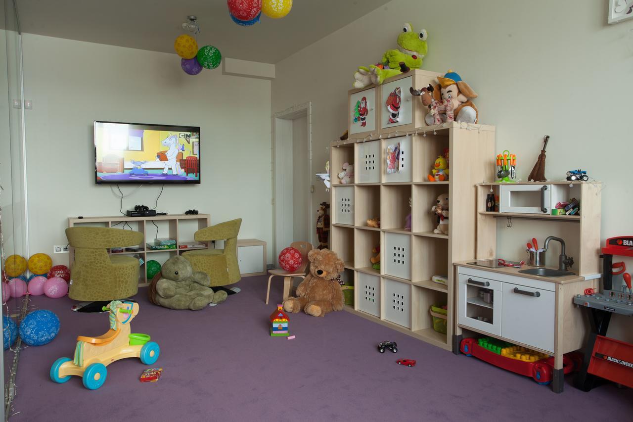 Amira Boutique Hotel 반스코 외부 사진 A typical nursery room
