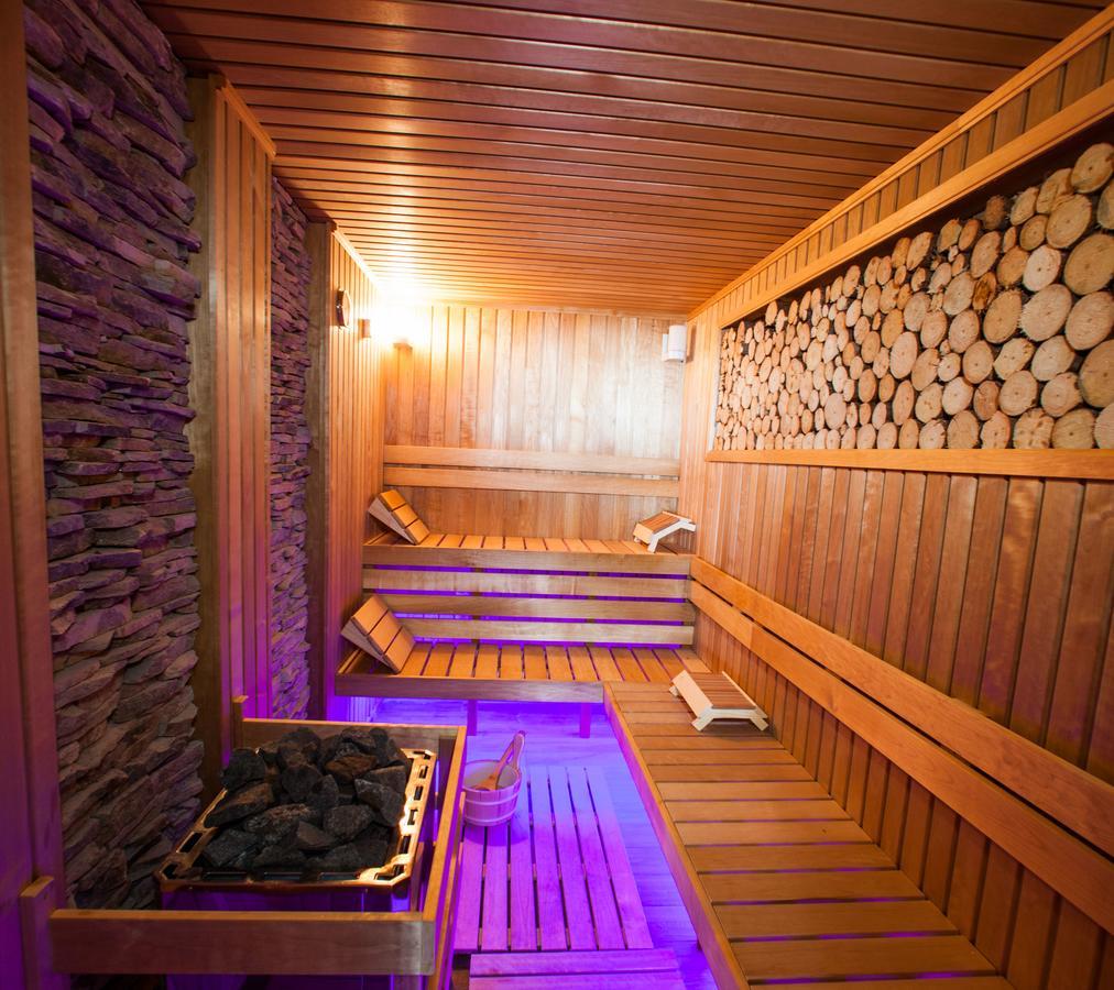 Amira Boutique Hotel 반스코 외부 사진 A modern Finnish sauna