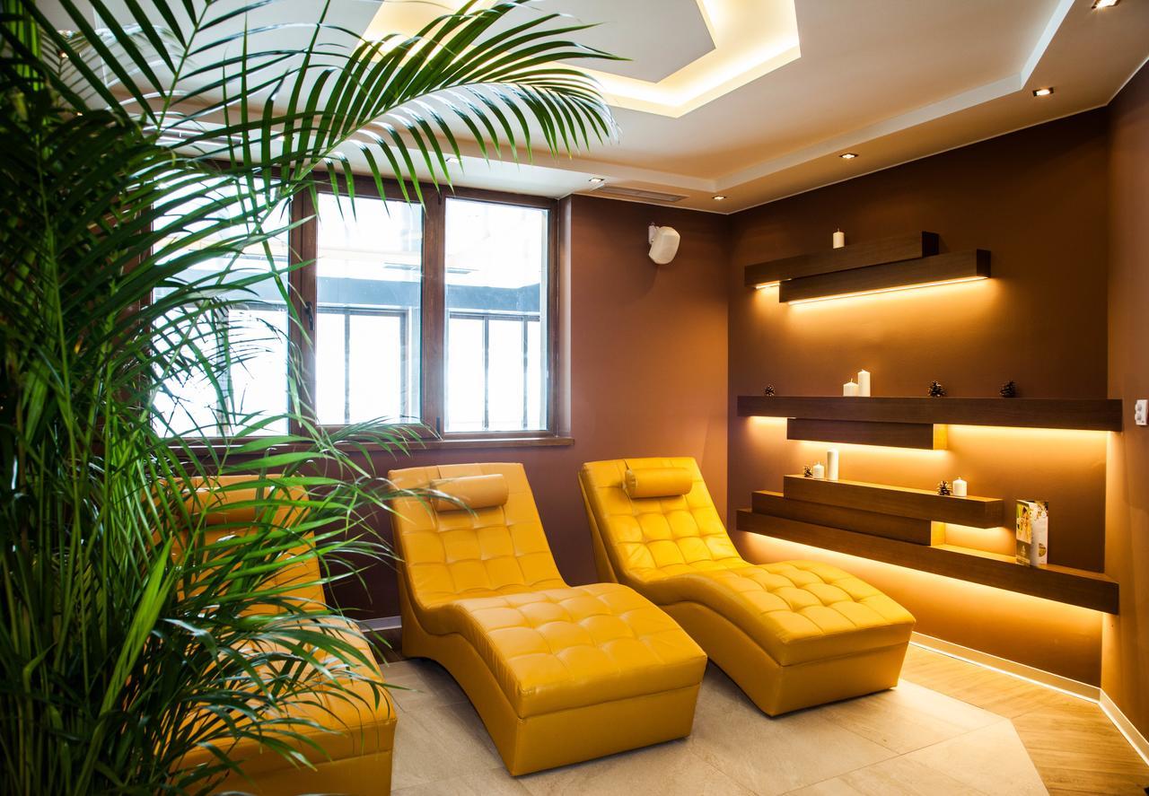 Amira Boutique Hotel 반스코 외부 사진 A relaxation room at a spa